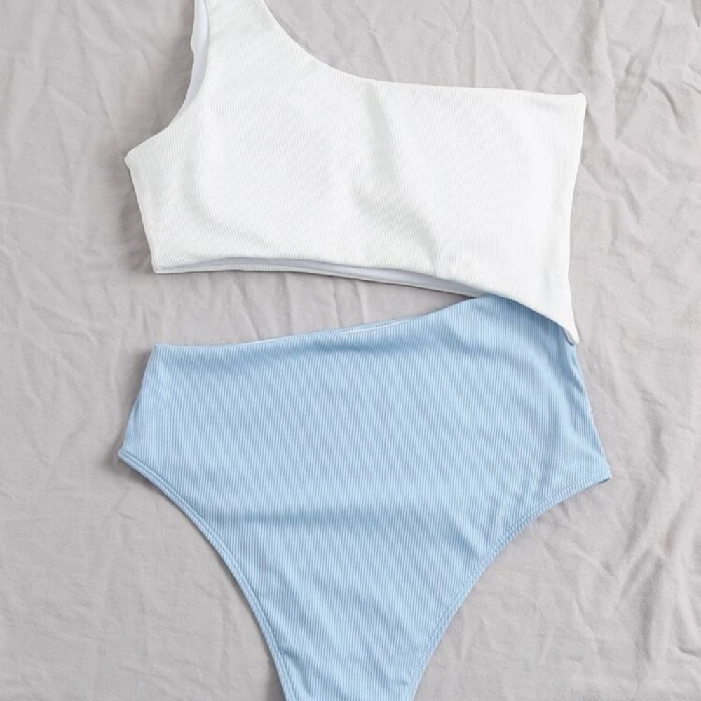 One piece bathing suit